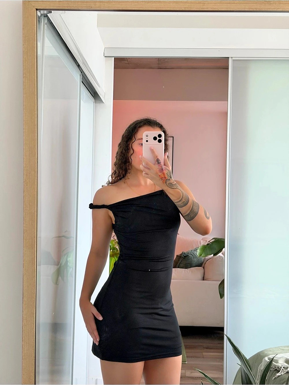 Kylie Jenner Dupe (peppermayo) Black Off-Shoulder Mini Dress Like New - Picture 2 of 3